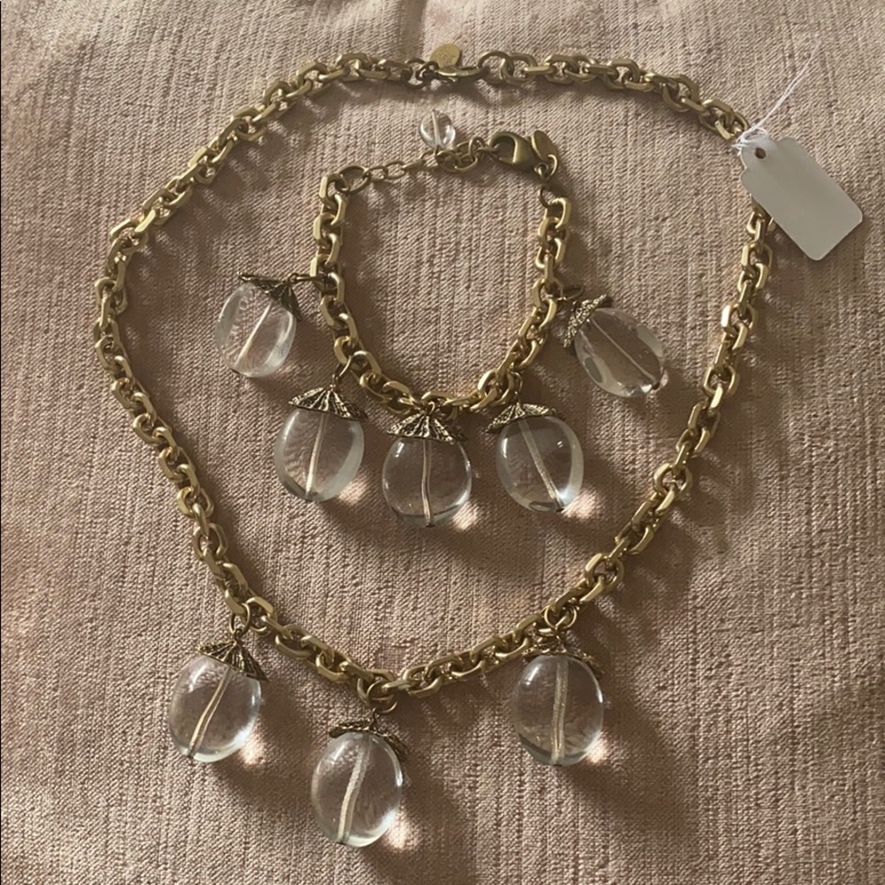 Gold and stone Necklace.